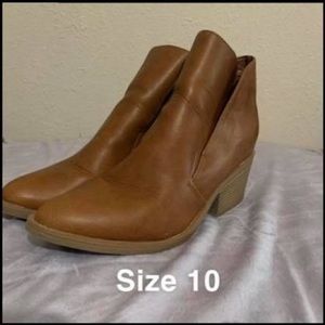 Women’s size 10 booties